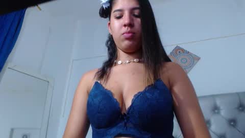  Nahomi  online show from January 12, 9:33 pm