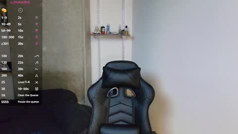 colombianmuscle8 online show from December 17, 3:24 am