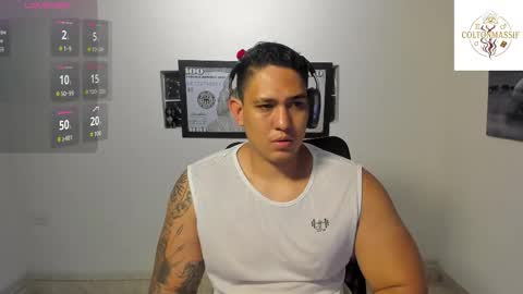 coltonmassif_ online show from November 27, 3:47 am