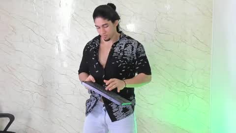 Connor online show from March 28, 8:32 pm