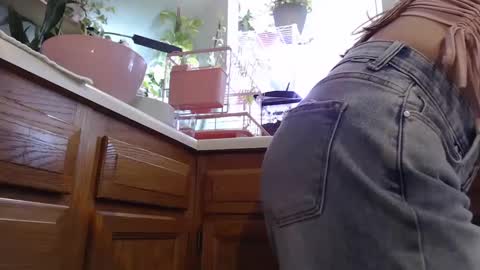 Snapshot of constantcumquest chatting on September 20, 4:43 pm ANR Mommy online show from September 20, 4:43 pm