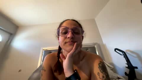 Snapshot of cookiebrookie6998 chatting on March 8, 5:01 pm MommyB69 online show from March 8, 5:01 pm