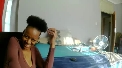 cookiecandyx online show from March 8, 2:43 pm