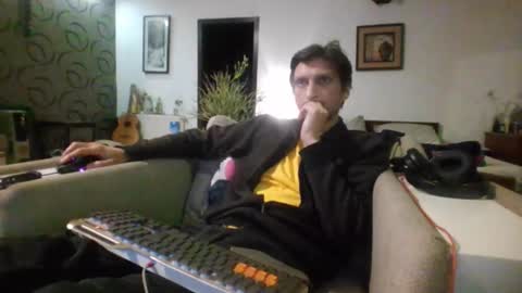 Cool2Buddies online show from March 19, 3:01 am