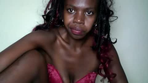 coquine_lara online show from April 24, 3:36 pm