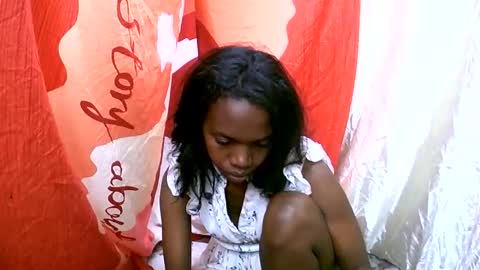 coquine_lara online show from May 20, 1:50 pm