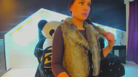 Coral  online show from March 12, 12:26 pm