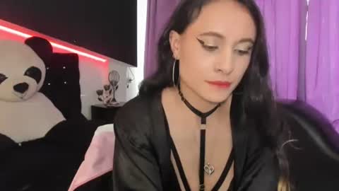 Coral  online show from October 18, 4:55 pm