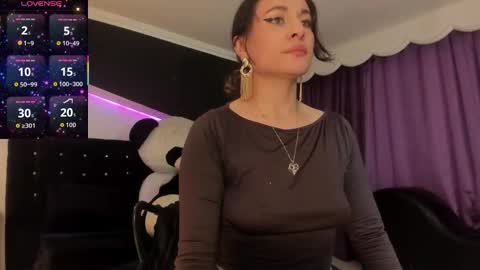 Coral  online show from November 21, 6:28 pm