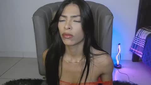 Coralie Bronson online show from February 20, 6:26 am