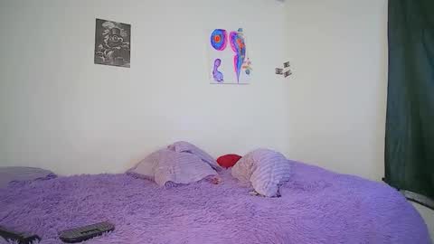 coraline_777 online show from April 7, 3:08 am