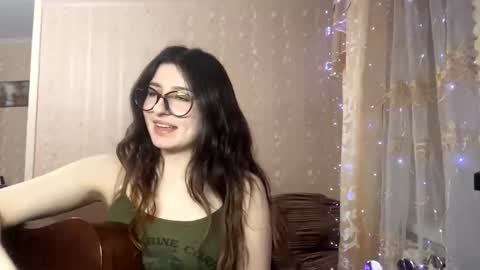 Elisheva online show from February 4, 1:48 pm