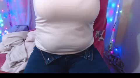 Snapshot of corinnahothotxxx chatting on February 24, 8:14 pm corinnahothotxxx online show from February 24, 8:14 pm