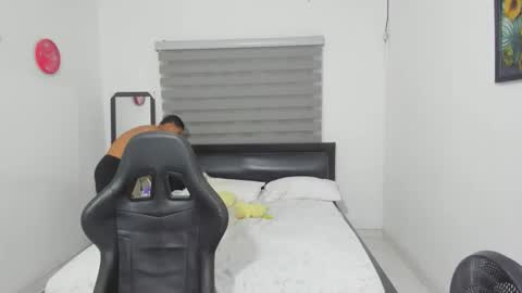 Ethan  online show from April 12, 4:38 am