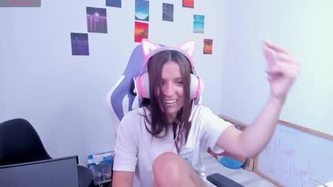 Lunita online show from February 7, 4:32 pm