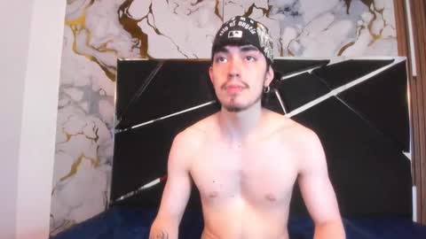 couple_in_heat_ online show from March 17, 8:47 pm