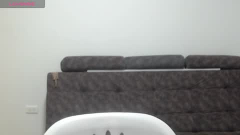  ALEJANDRO Y EMILY  online show from February 15, 11:31 am