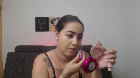  ALEJANDRO Y EMILY  online show from March 1, 11:17 am