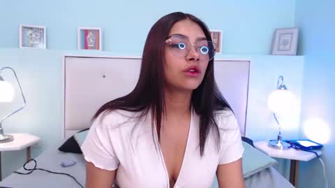 lola y juan online show from March 12, 3:46 am