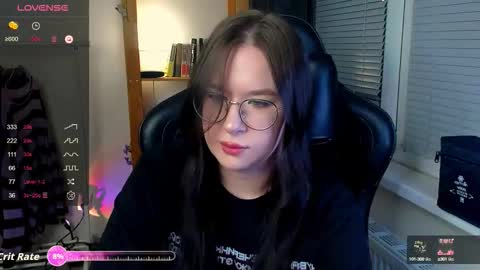 Snapshot of coy_amina_ chatting on September 21, 6:01 pm Lilith online show from September 21, 6:01 pm