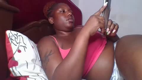 Snapshot of cozy_dion chatting on December 4, 7:06 pm Erykah online show from December 4, 7:06 pm