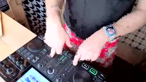 CrashGothic online show from April 8, 5:32 am