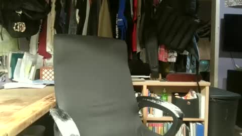 crashbandicock69 online show from November 26, 6:15 pm