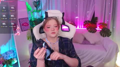 Snapshot of crazy__wine chatting on September 28, 1:14 am Sonya online show from September 28, 1:14 am
