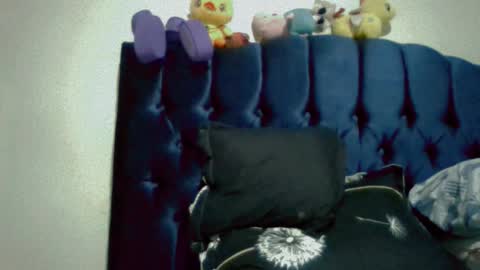 crazy_bitch3000 online show from February 18, 4:12 am