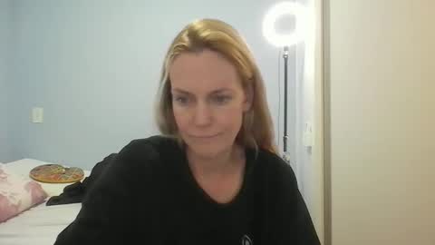 Anny online show from May 13, 5:55 pm