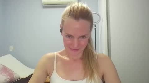 Anny online show from May 17, 12:42 am