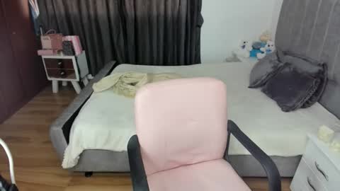 LAURA online show from March 7, 9:15 pm