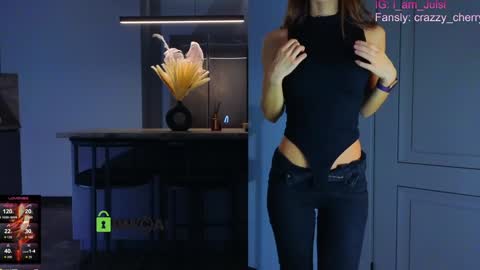 Snapshot of crazzy_cherry chatting on October 12, 1:48 pm crazzy cherry online show from October 12, 1:48 pm
