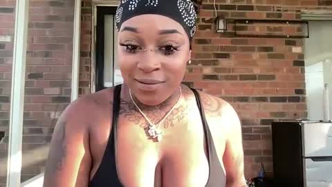 Snapshot of creame_sensation chatting on September 19, 1:15 pm PHANTOMTARGARYENXXX online show from September 19, 1:15 pm