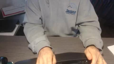 Creamormilk online show from October 28, 2:07 pm