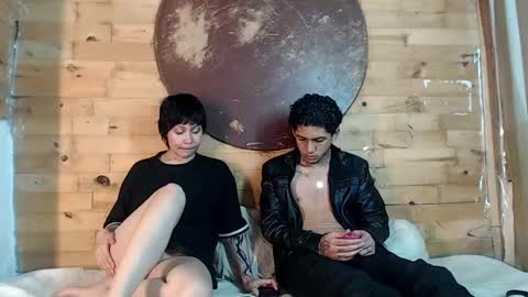 Snapshot of creampie_couple1 chatting on January 15, 1:12 am CAMILA Y SEBASTIAN online show from January 15, 1:12 am