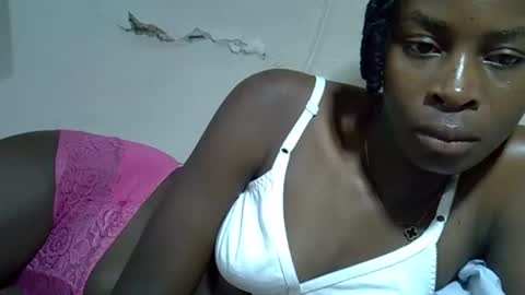 creamy_pussie online show from April 7, 5:15 pm