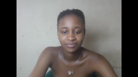 Snapshot of creamyxmuffin chatting on September 16, 7:55 am creamyxmuffin online show from September 16, 7:55 am