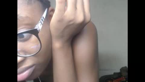 Snapshot of creamyxmuffin chatting on September 12, 10:45 pm creamyxmuffin online show from September 12, 10:45 pm