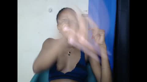 Snapshot of creamyxmuffin chatting on February 27, 11:15 pm creamyxmuffin online show from February 27, 11:15 pm