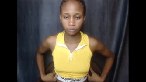 Snapshot of creamyxmuffin chatting on February 22, 9:59 pm creamyxmuffin online show from February 22, 9:59 pm
