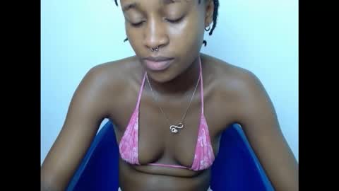 Snapshot of creamyxmuffin chatting on October 5, 7:50 am creamyxmuffin online show from October 5, 7:50 am