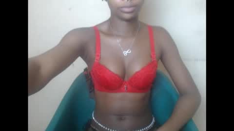 Snapshot of creamyxmuffin chatting on September 20, 9:01 am creamyxmuffin online show from September 20, 9:01 am