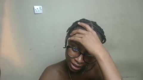 Snapshot of creamyxmuffin chatting on September 26, 10:01 am creamyxmuffin online show from September 26, 10:01 am