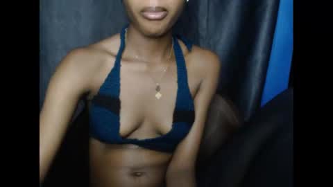 Snapshot of creamyxmuffin chatting on February 26, 1:36 am creamyxmuffin online show from February 26, 1:36 am