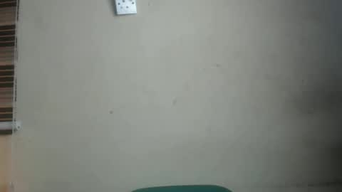 Snapshot of creamyxmuffin chatting on October 1, 9:08 am creamyxmuffin online show from October 1, 9:08 am
