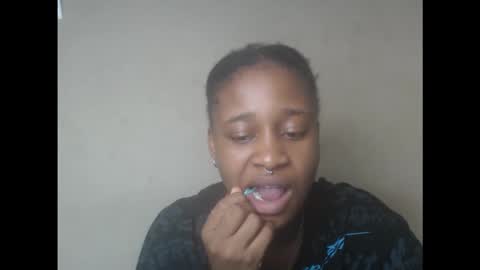 Snapshot of creamyxmuffin chatting on September 14, 7:43 am creamyxmuffin online show from September 14, 7:43 am