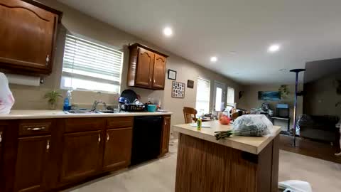 Creeksidecouple online show from May 29, 9:24 pm