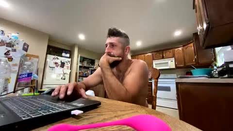 Creeksidecouple online show from May 24, 11:33 pm