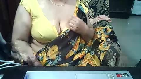 Snapshot of crezybhabihot chatting on September 22, 5:55 am Sonika69 online show from September 22, 5:55 am